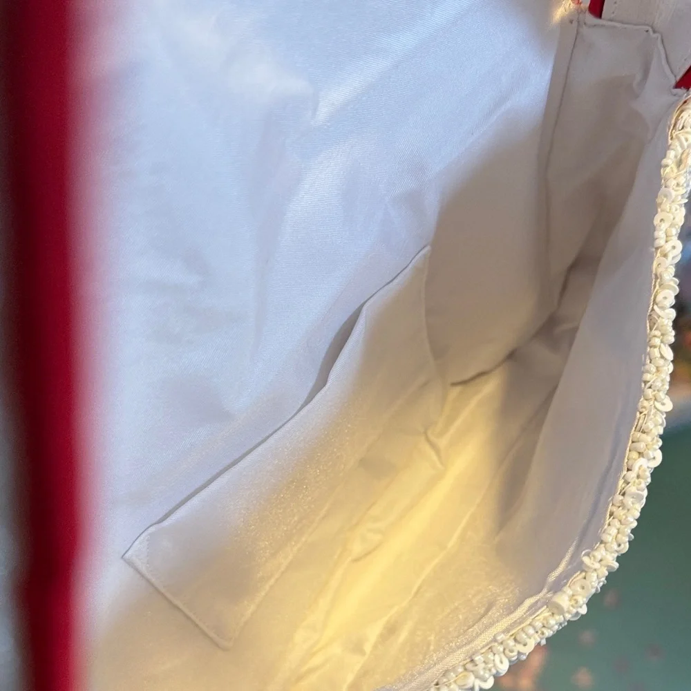 Hand Crafted Red and White Beaded Shoulder Bag - Picture 5 of 5